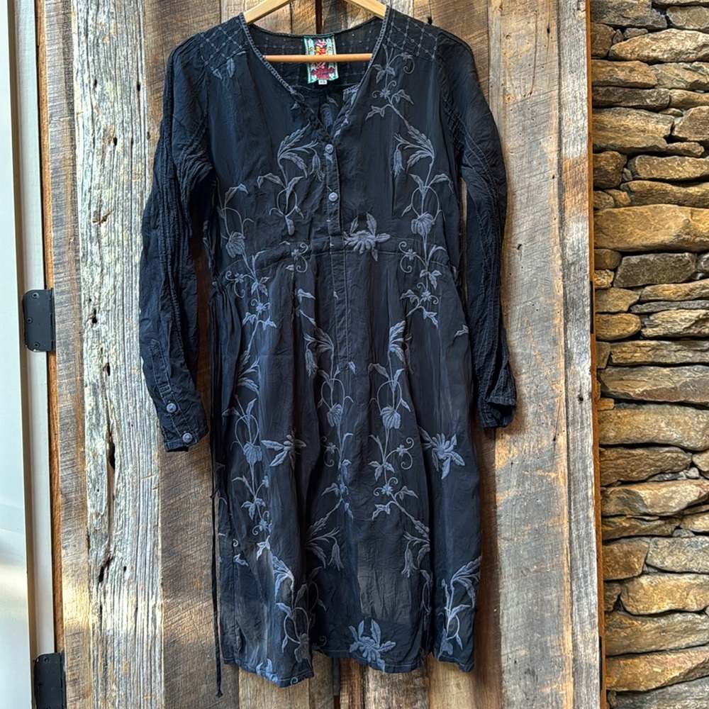 Johnny Was Blue embroidered black shift dress with removable slip flowy bohemian